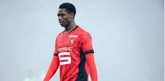 21岁法国中场新秀崭露头角，欧青赛大放异彩，引发意甲三强竞逐